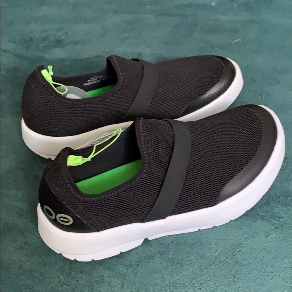 Brand new oofos oofoam